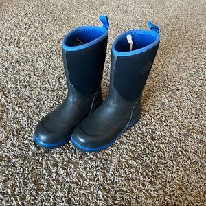 Muck boots, size 13. In great shape!